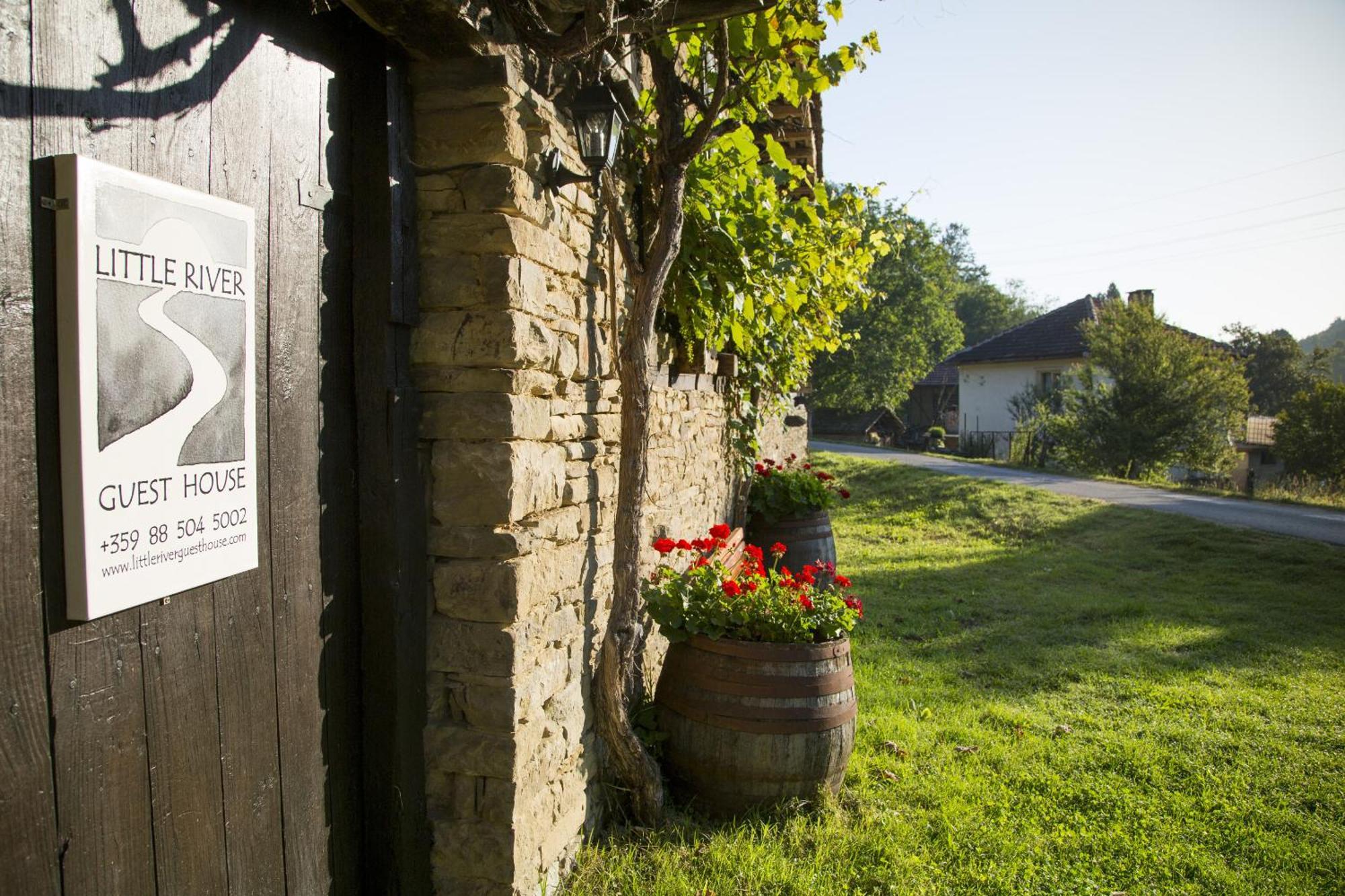 Little River Guest House Gabrowo Exterior foto