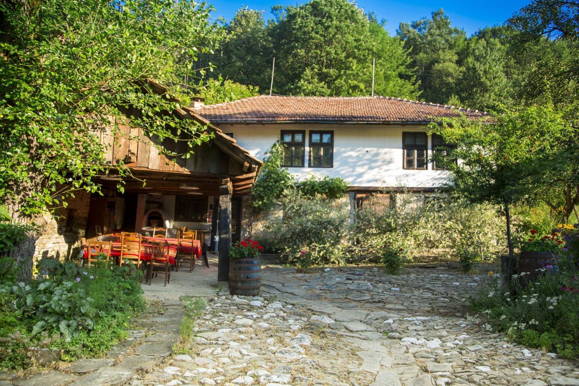 Little River Guest House Gabrowo Exterior foto